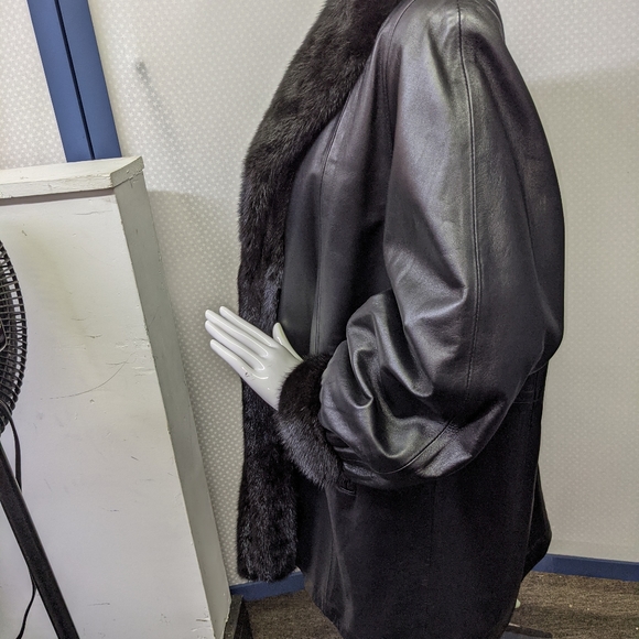 Dasco Vtg Lambskin Leather Coat with Mink Trim and Removable Rabbit Fur Liner - Picture 10 of 10